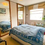 Quaint 1Bd Flat Private Balcony West Kensington