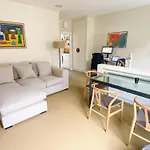 Quaint 1Bd Flat Private Balcony West Kensington