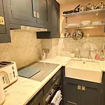 Unique 1Bd With Large Private Patio Queen\'S Park