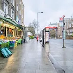 Modern Two Bed Apartment Kensington With Free Wifi