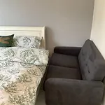 Studi5 Cozy Urban Studio With Modern Amenities In Prime Location