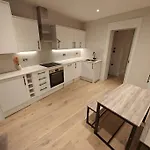 Luxury 1-Bed Flat In Acton