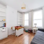 Cozy & Charming 2-Bedroom Flat In Prime Central London