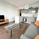 Stylish London City Apartment