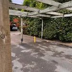 2-Bedroom Flat Walking Distance To Excel London - Perfect Location!