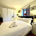 Cityscape Haven In Central London