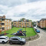 Spacious 2-Bedroom Apartment With Terrace, Garden Views & Free Wifi Near Olympic Stadium