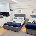 Detached House With Free Parking In Little Venice Near Paddington Hyde Park