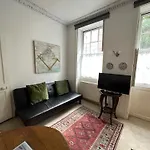 Cosy Central London Apartment 003
