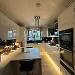 Cosy Flat In London