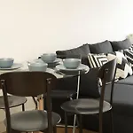 Cosy Apartment In Canning Town Greater London