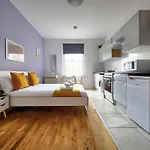 Hyde Park Studio 10
