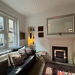 Superbly Located 1Bd Flat Heart Of Fitzrovia