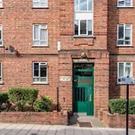 Two Bedroom Apartment By Livestay Short Lets & Serviced Accommodation London, Clapham
