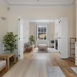 Parea Living - Spacious 4 Story House, Families, Big Groups