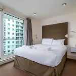 Fabulous 3 Bed Apartment In Vauxhall