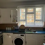 Bright 2 Bedroom Flat Close To City Centre