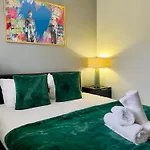 Charming And Spacious 1-Bedroom Flat In Hampstead