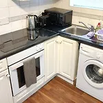 Spacious Studio Flat - Camden Kings Cross Zone 1