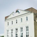Lux London Bridge One Bedroom Apartment
