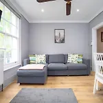 2 Bedroom Flat In Notting Hill