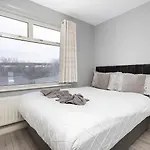Large 4 Bedroom House With Parking Available