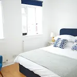 Fun Energetic Oasis In Islington - Sleeps6