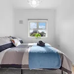Cozylease 3-Bed Canary Wharf Retreat,Near City Lcy