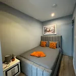 2 Bedroom Flat In Euston 2 Mins Away From Station, No Lift