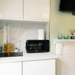 Livestay Studio Apartment In The Heart Of Angel 1