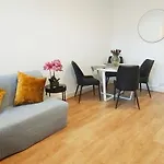 Blossom Apartment With Garden