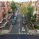 Stylish Top Floor 1 Bed Flat In West Hampstead
