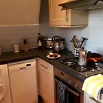 Stylish Top Floor 1 Bed Flat In West Hampstead
