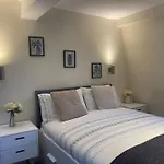Grays Inn Road - Room 5