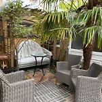 Luxury 4 Bedroom House With 4 Bathrooms - Elizabeth Line & Acton Central Stations At Walking Distance