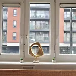 Chic 4-Bed Apartment In Trendy Clerkenwell W Balcony And Walking Distance To Tube