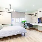 Studio Near Queensway Station
