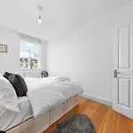 Modern 2 Bed 2 Bathroom Clapham