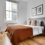 Luxury Soho Apartment R11