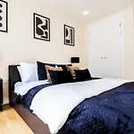 Premium Canary Wharf Flat - Long Stay Offer