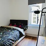 Two Bedroom Flat Near Transport & Shops