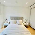 Luxury 2-Bed 2-Bath Apartment -White City -Steps To Tube Station