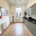Large 3 Bed 3 Bath Apartment- Central London
