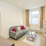 Central London 3-Bed Apartment Near Oxford Street