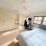 Homestay In Putney