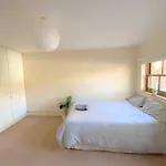 Homestay In Putney