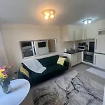 Beautiful One Bedroom Close To Harrods