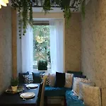Stylish 3-Bed Apartment In Clerkenwell Within Walking Distance To Tube Stations
