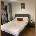 Superb Luxury 2 Bed London Apartment