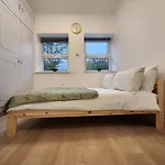 St 6 - 2 Min Walk From Tube Cozy Studio Apartment